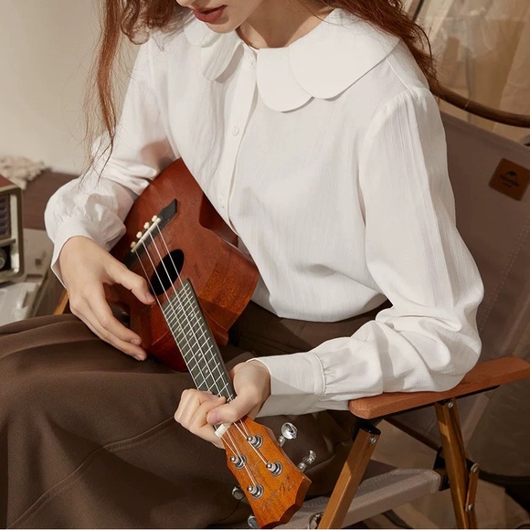 WHITE SHIRT WITH PETAL COLLAR - Picture 2 of 6